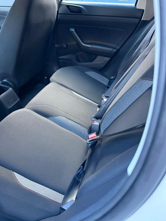 VOLKSWAGEN Polo Hatch - Foto