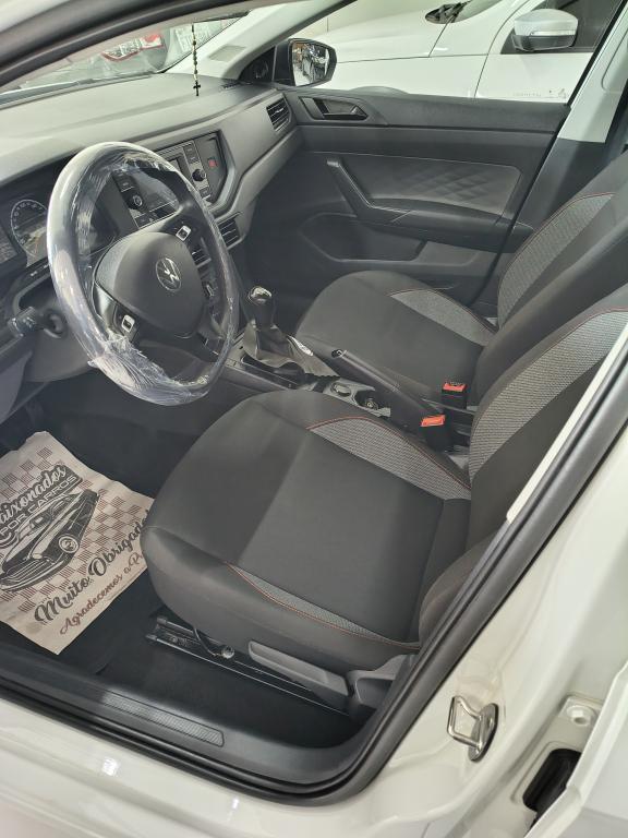 VOLKSWAGEN Polo Hatch - Foto