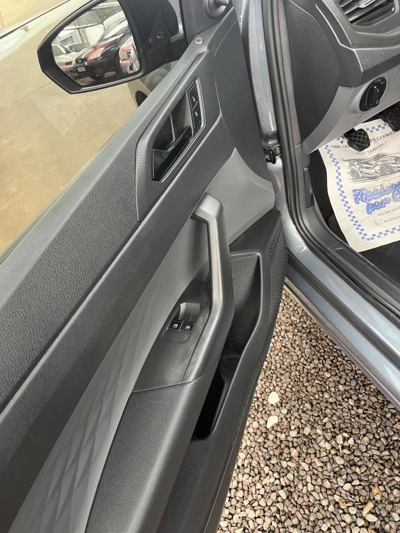 VOLKSWAGEN Polo Hatch - Foto