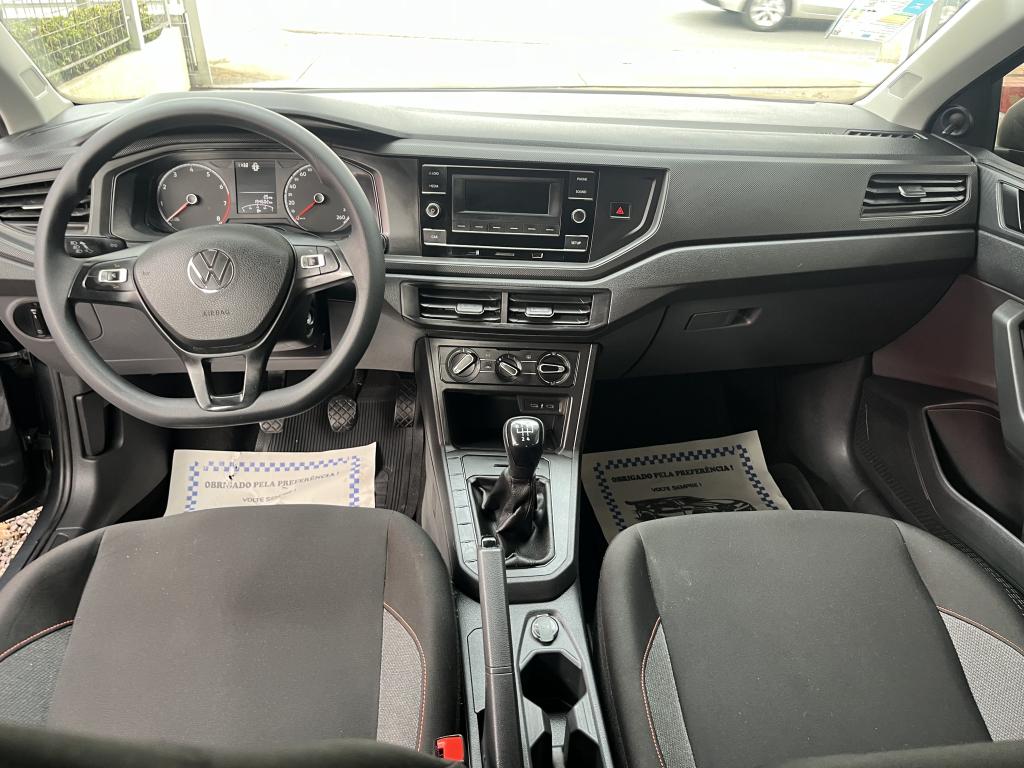 VOLKSWAGEN Polo Hatch - Foto