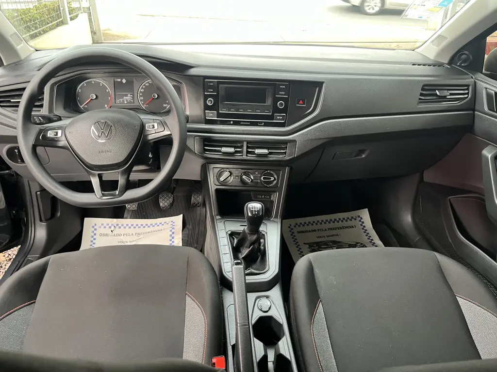 VOLKSWAGEN Polo Hatch - Foto