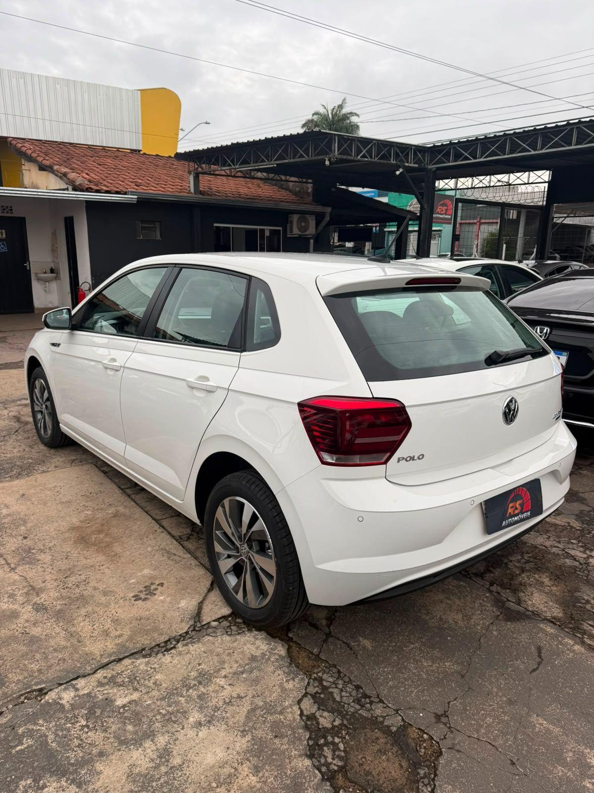 VOLKSWAGEN Polo Hatch - Foto