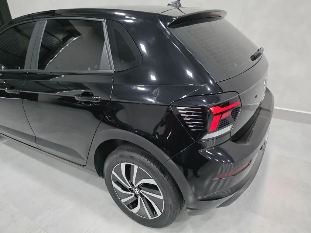 VOLKSWAGEN Polo Hatch - Foto