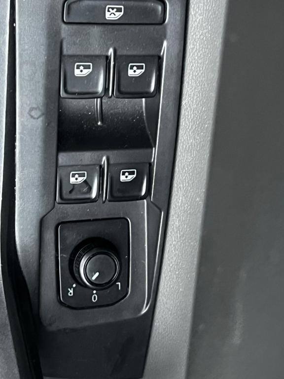 VOLKSWAGEN Polo Hatch - Foto