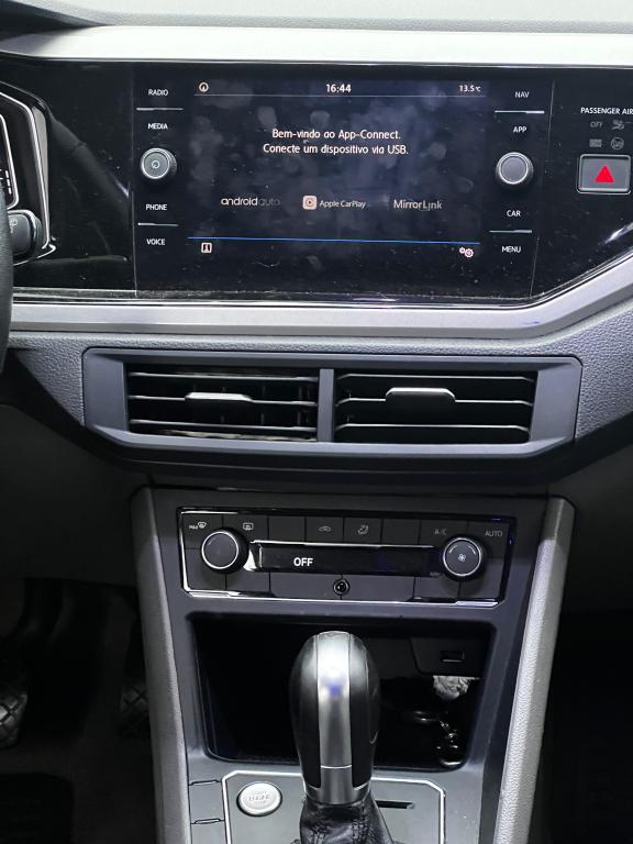 VOLKSWAGEN Polo Hatch - Foto