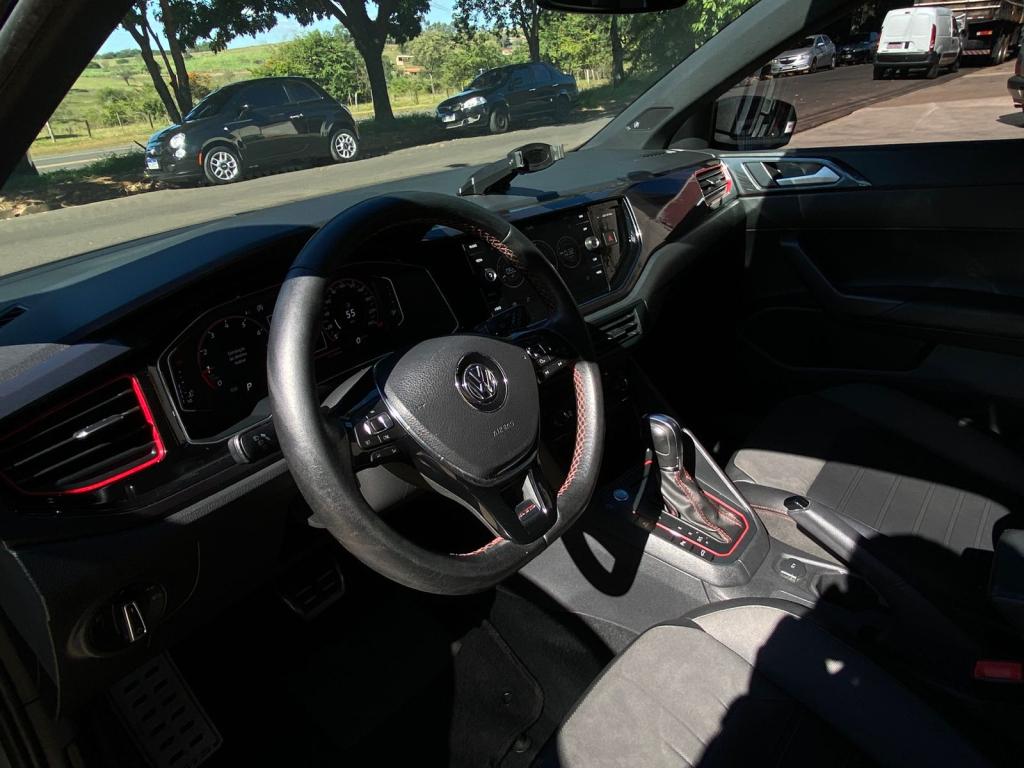 VOLKSWAGEN Polo Hatch - Foto