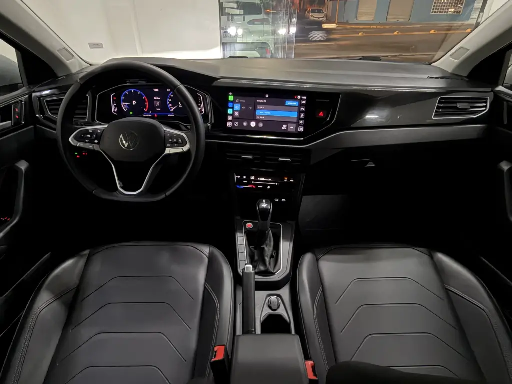VOLKSWAGEN Polo Hatch - Foto