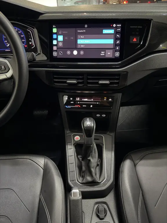VOLKSWAGEN Polo Hatch - Foto