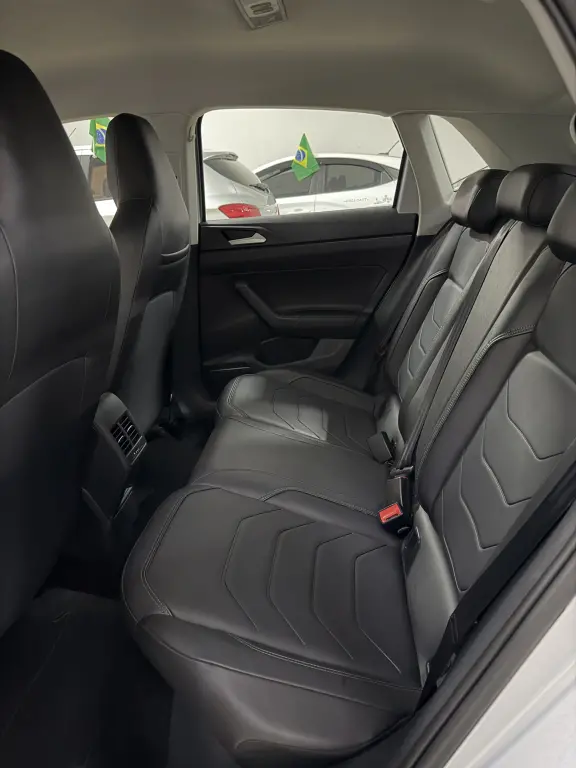 VOLKSWAGEN Polo Hatch - Foto