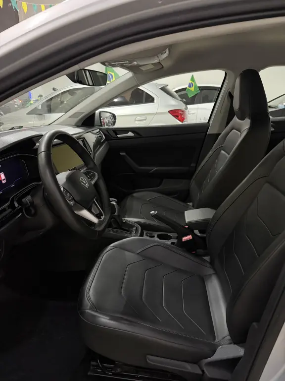 VOLKSWAGEN Polo Hatch - Foto