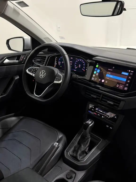 VOLKSWAGEN Polo Hatch - Foto