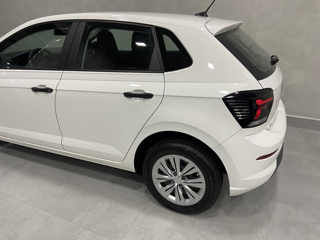 VOLKSWAGEN Polo Hatch - Foto