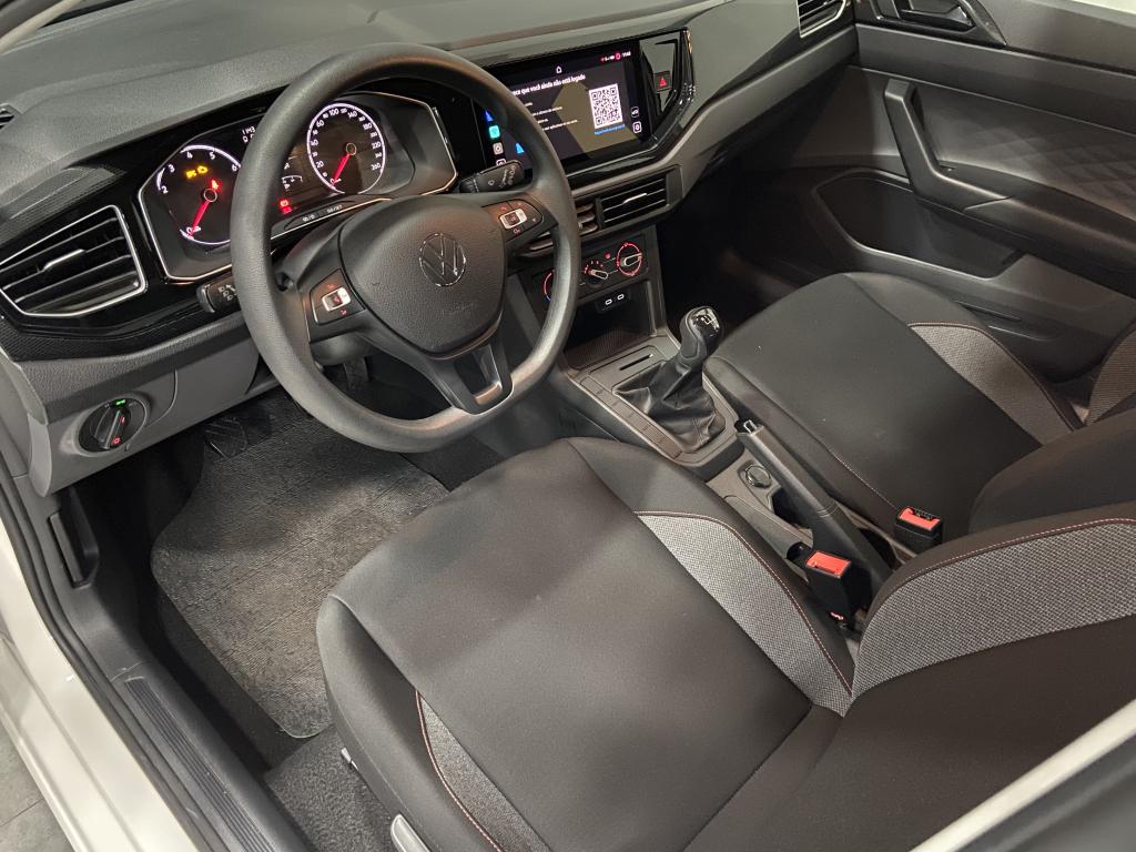 VOLKSWAGEN Polo Hatch - Foto