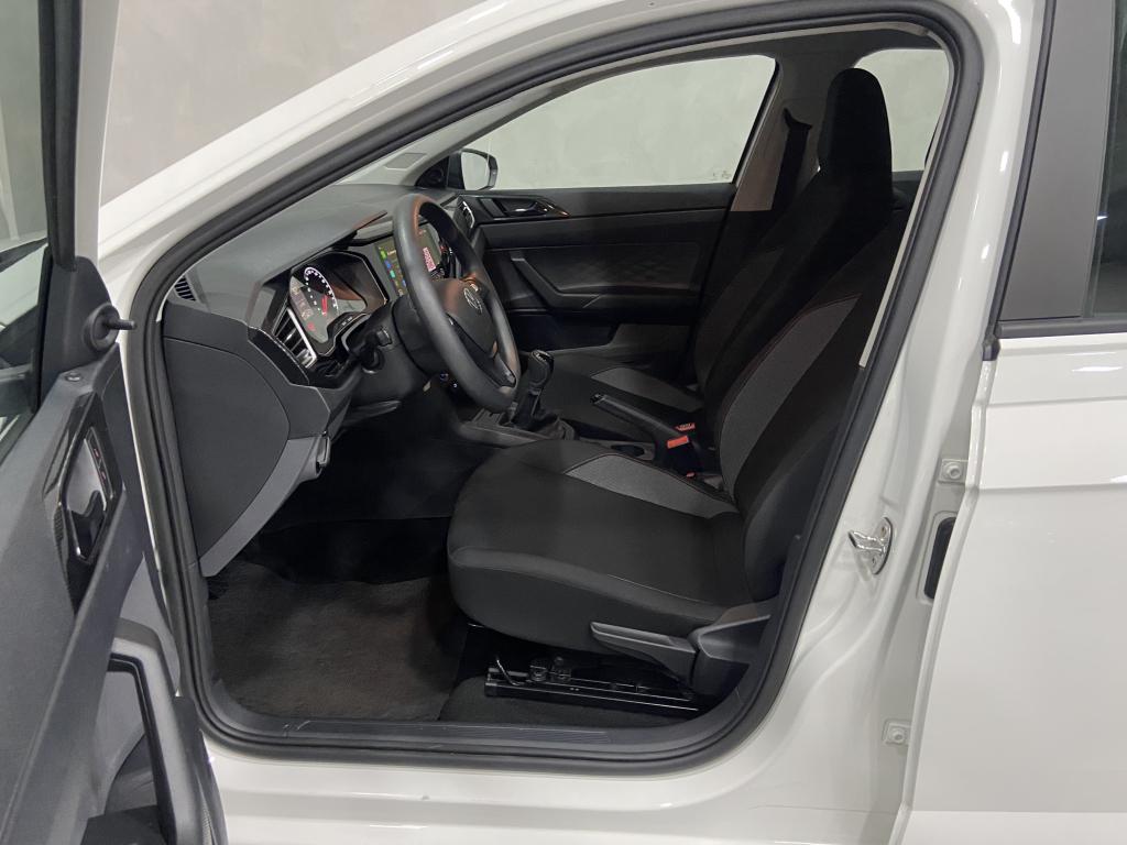 VOLKSWAGEN Polo Hatch - Foto