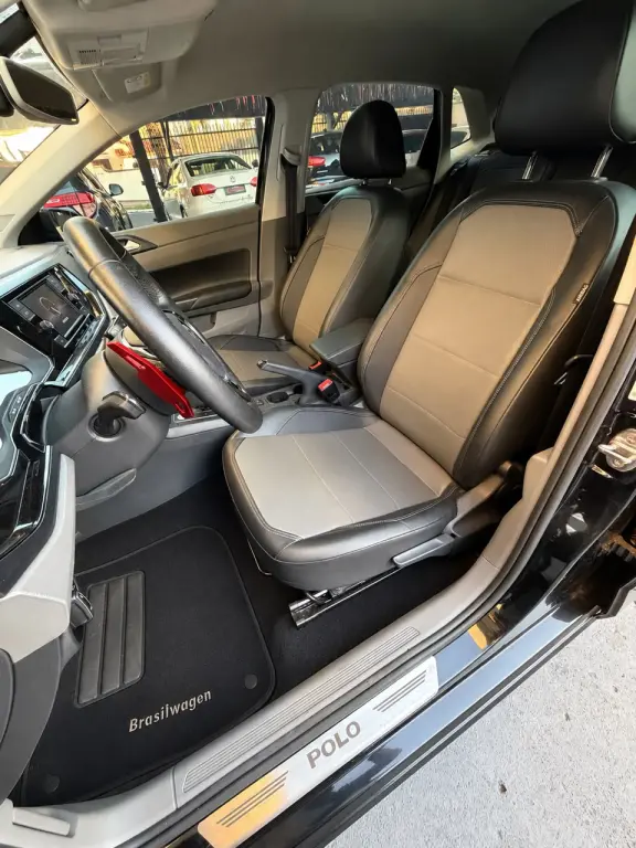 VOLKSWAGEN Polo Hatch - Foto