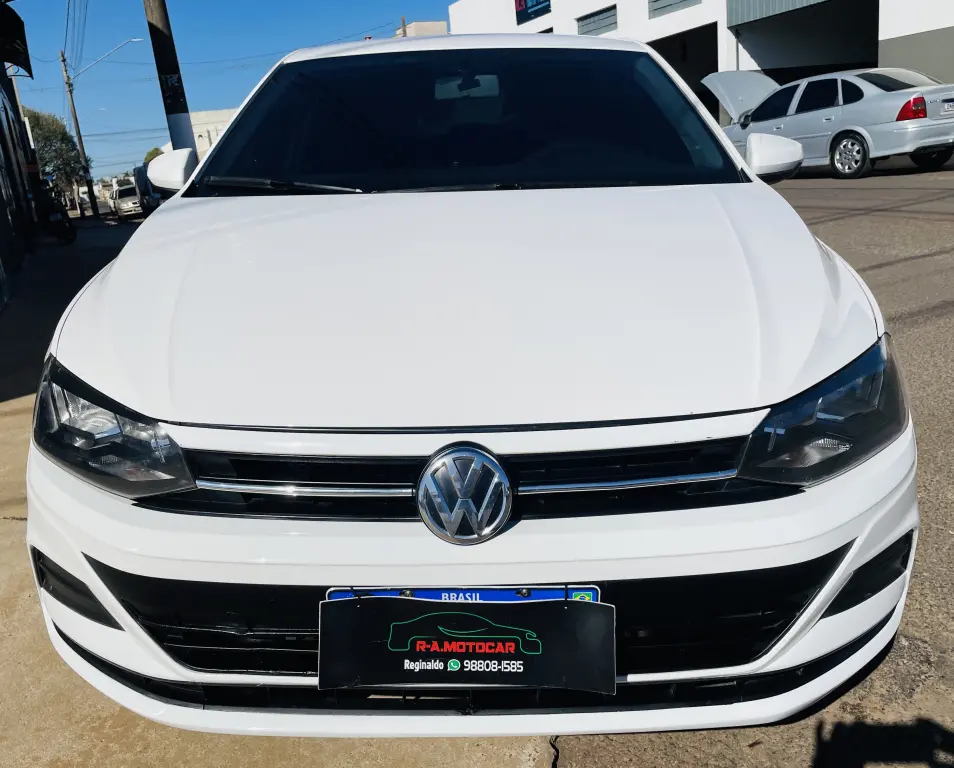 VOLKSWAGEN Polo Hatch - Foto