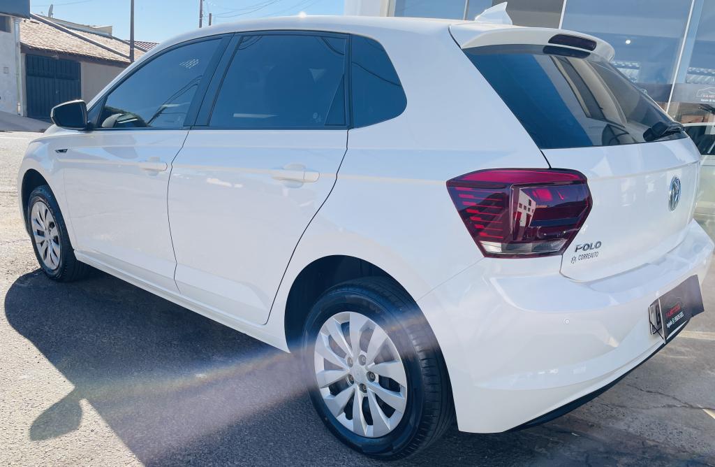 VOLKSWAGEN Polo Hatch - Foto