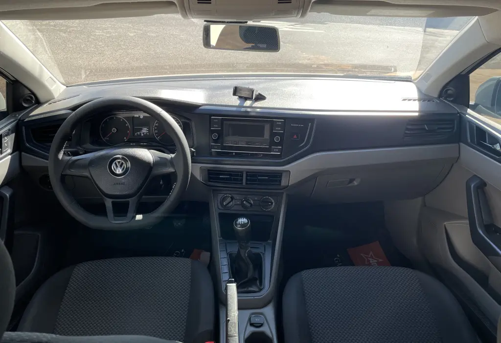 VOLKSWAGEN Polo Hatch - Foto
