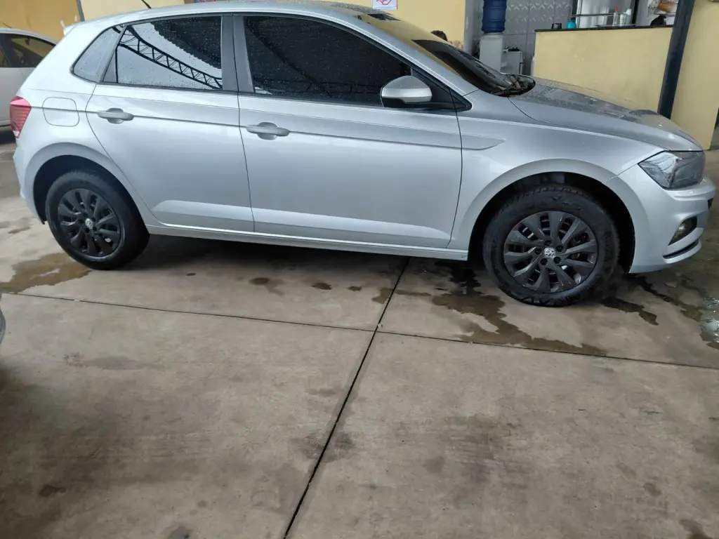 VOLKSWAGEN Polo Hatch - Foto