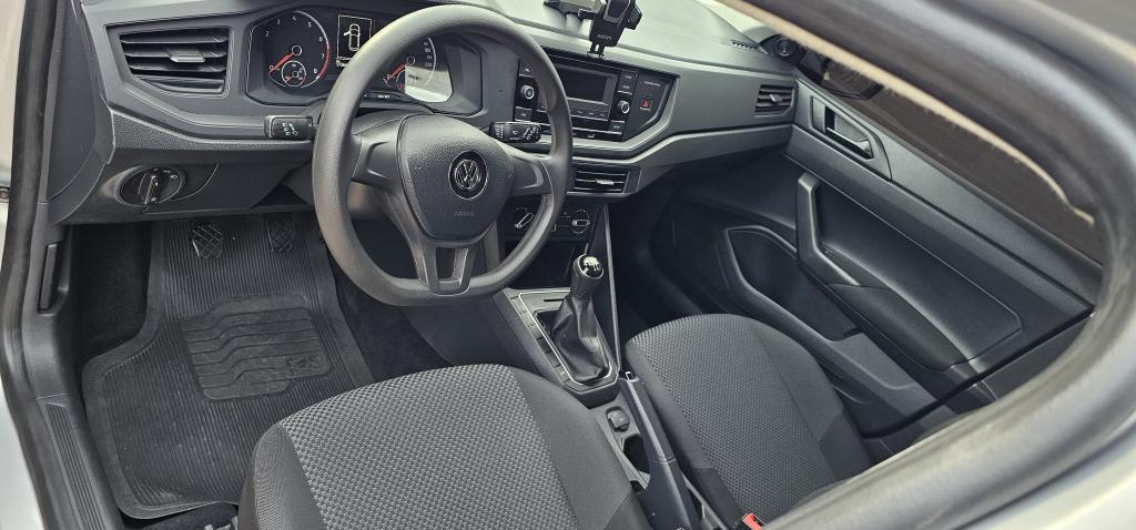 VOLKSWAGEN Polo Hatch - Foto