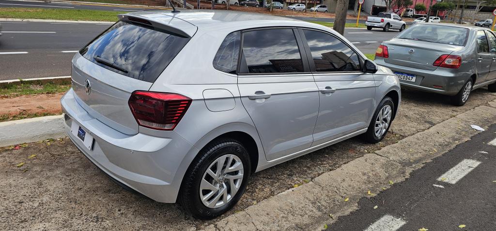 VOLKSWAGEN Polo Hatch - Foto