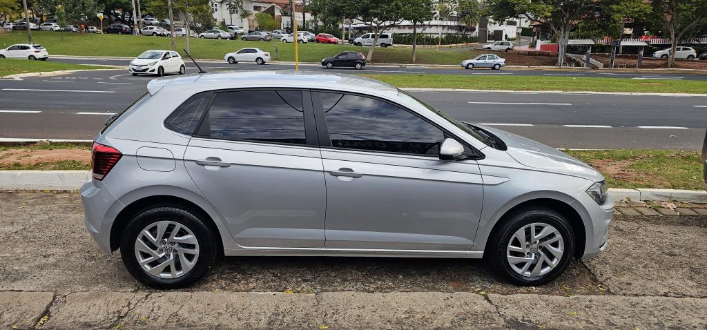 VOLKSWAGEN Polo Hatch - Foto