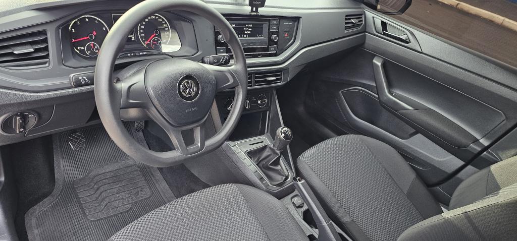 VOLKSWAGEN Polo Hatch - Foto