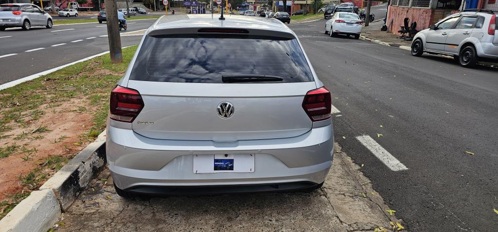 VOLKSWAGEN Polo Hatch - Foto
