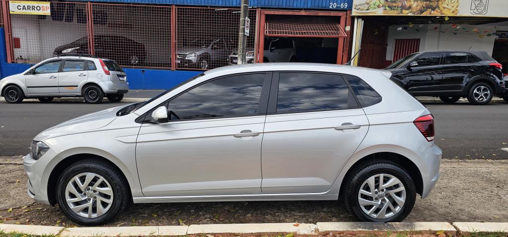 VOLKSWAGEN Polo Hatch - Foto
