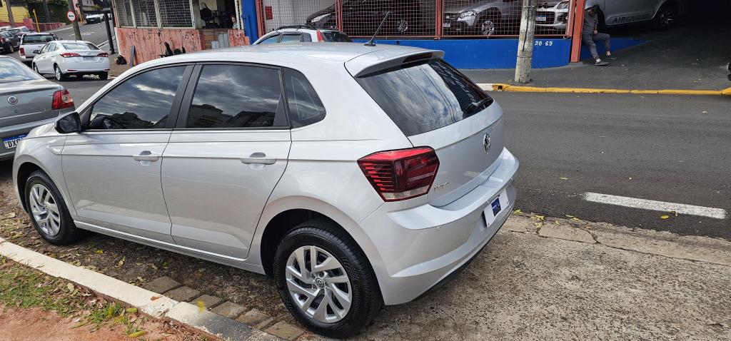 VOLKSWAGEN Polo Hatch - Foto