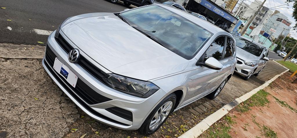 VOLKSWAGEN Polo Hatch - Foto