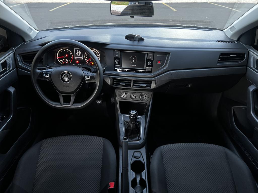 VOLKSWAGEN Polo Hatch - Foto