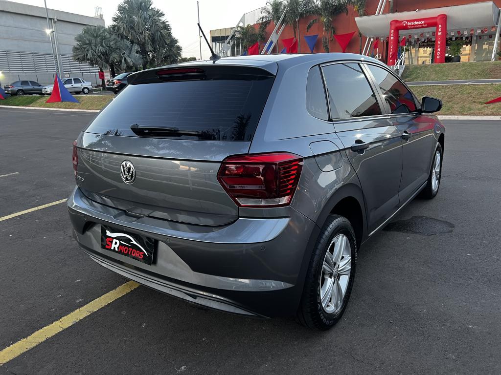 VOLKSWAGEN Polo Hatch - Foto