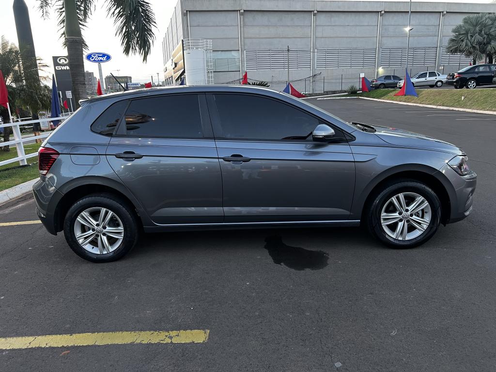 VOLKSWAGEN Polo Hatch - Foto