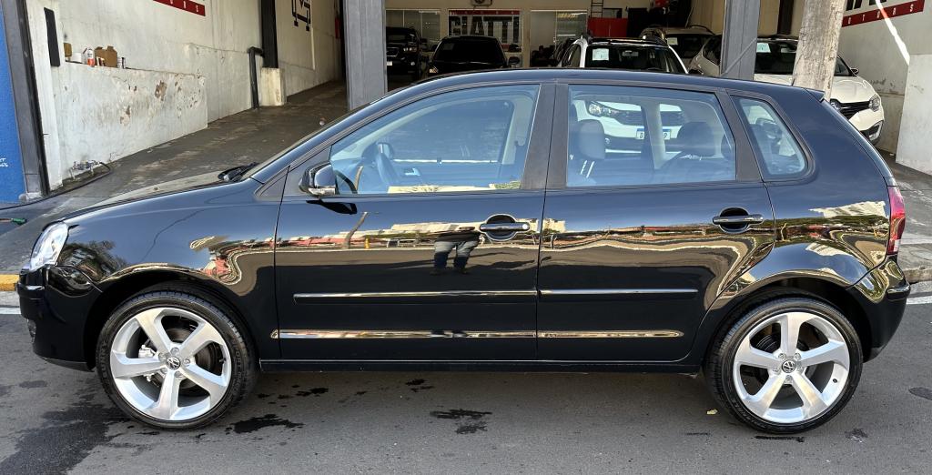 VOLKSWAGEN Polo Hatch - Foto