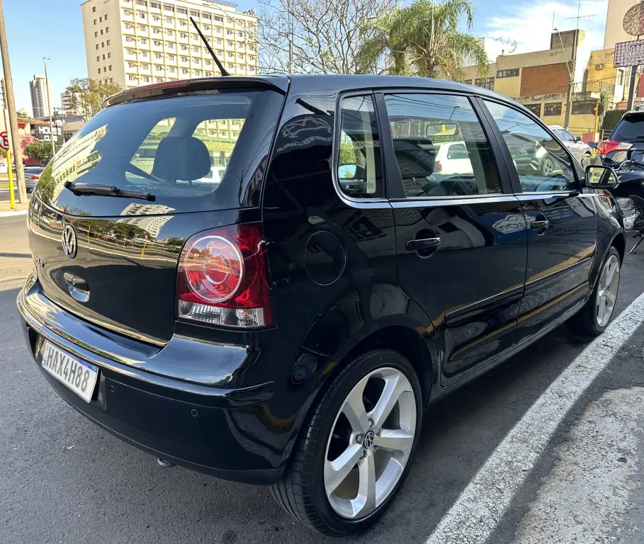 VOLKSWAGEN Polo Hatch - Foto