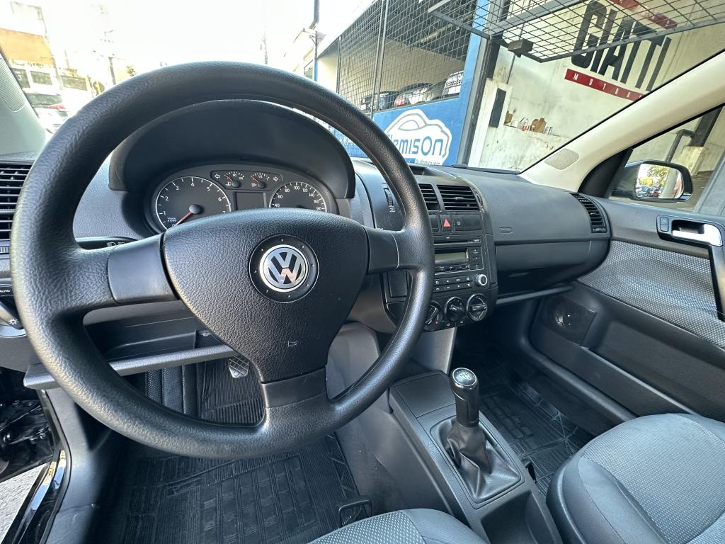 VOLKSWAGEN Polo Hatch - Foto