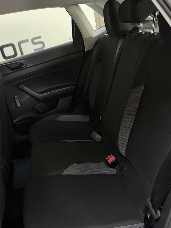 VOLKSWAGEN Polo Hatch - Foto