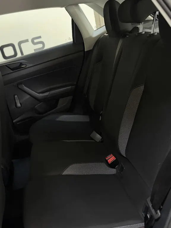 VOLKSWAGEN Polo Hatch - Foto