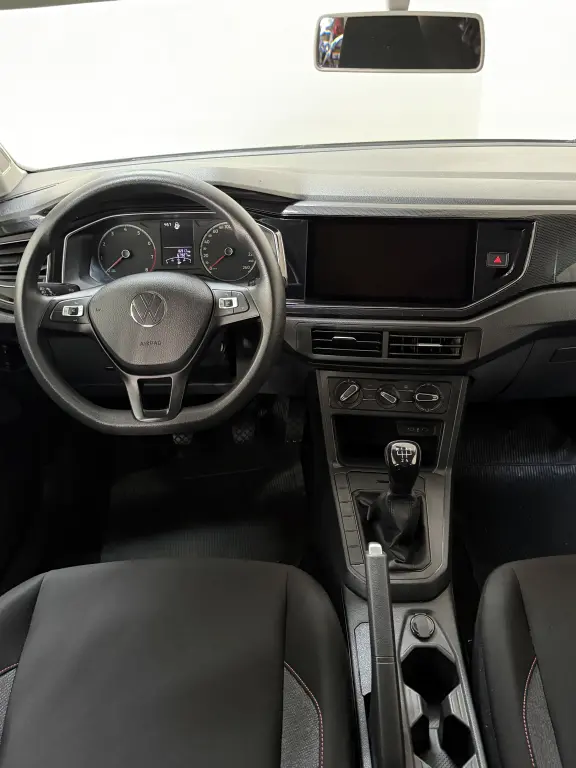 VOLKSWAGEN Polo Hatch - Foto