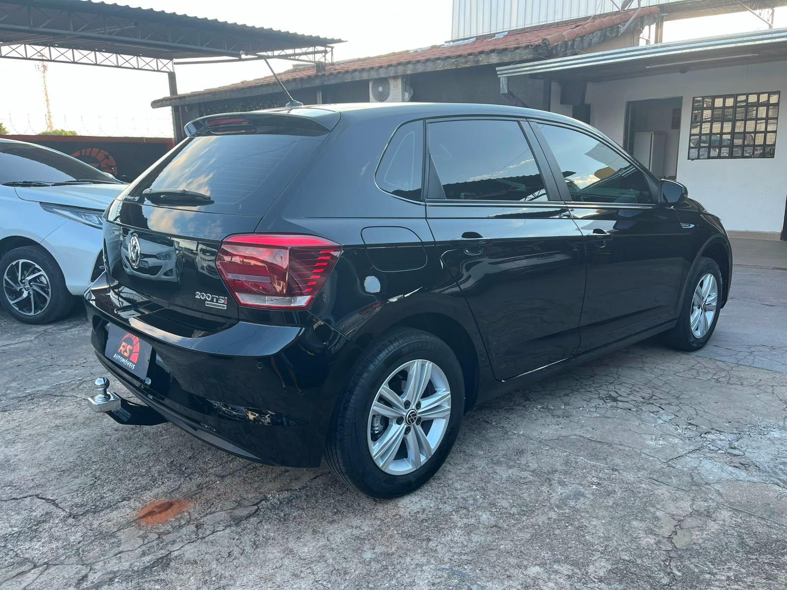 VOLKSWAGEN Polo Hatch - Foto