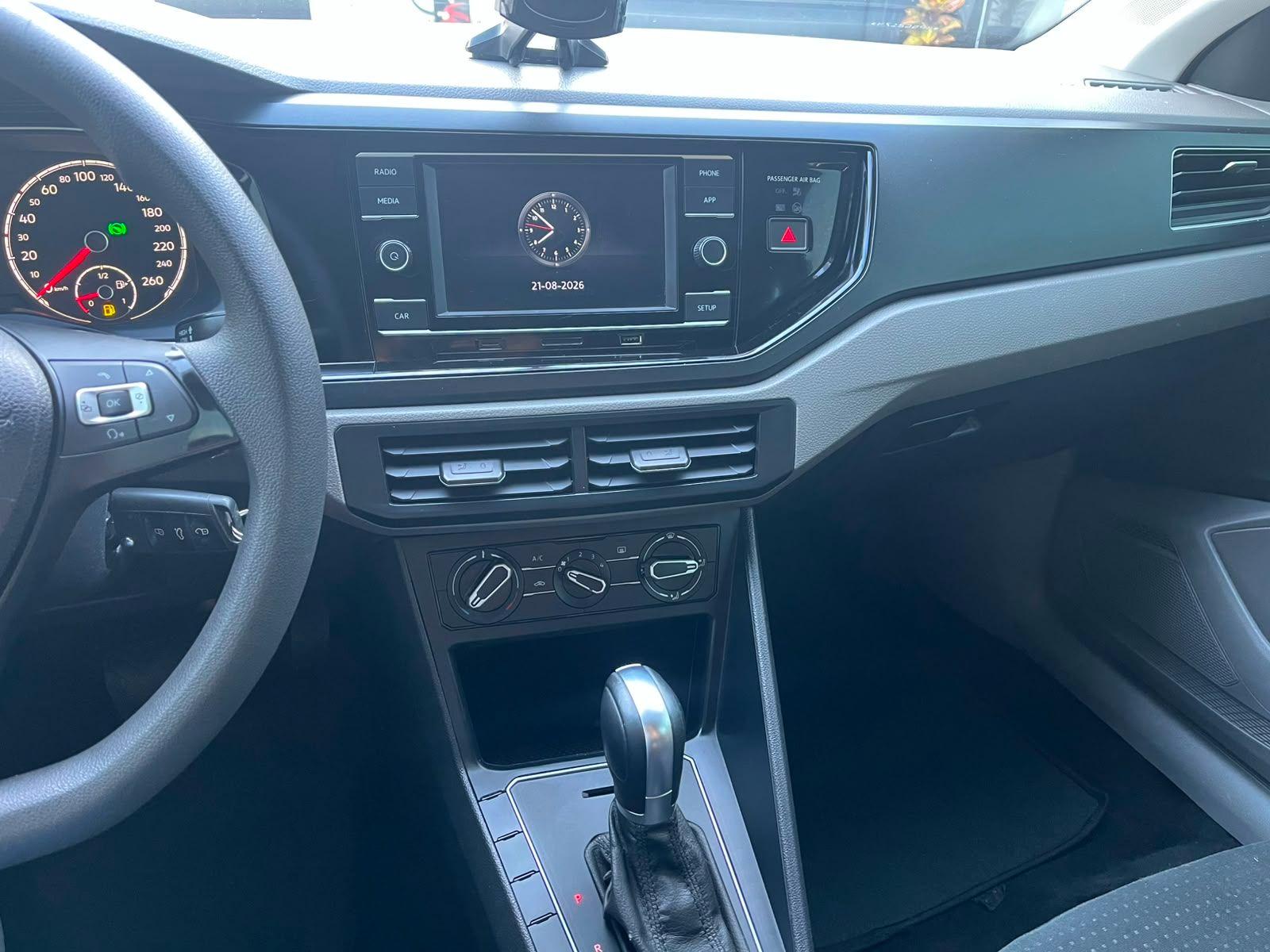 VOLKSWAGEN Polo Hatch - Foto