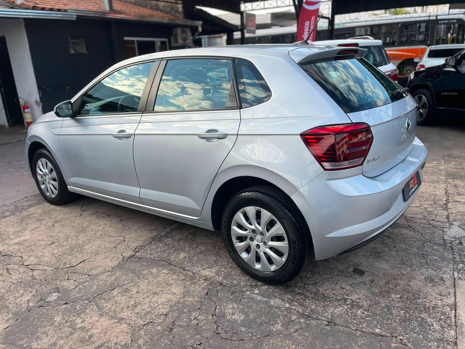 VOLKSWAGEN Polo Hatch - Foto