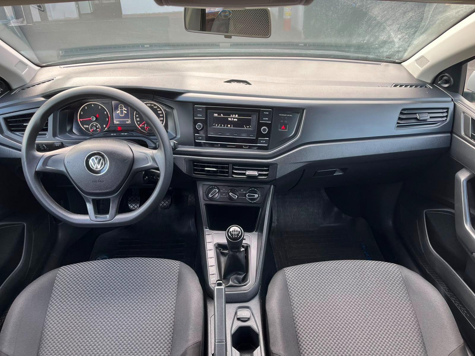 VOLKSWAGEN Polo Hatch - Foto