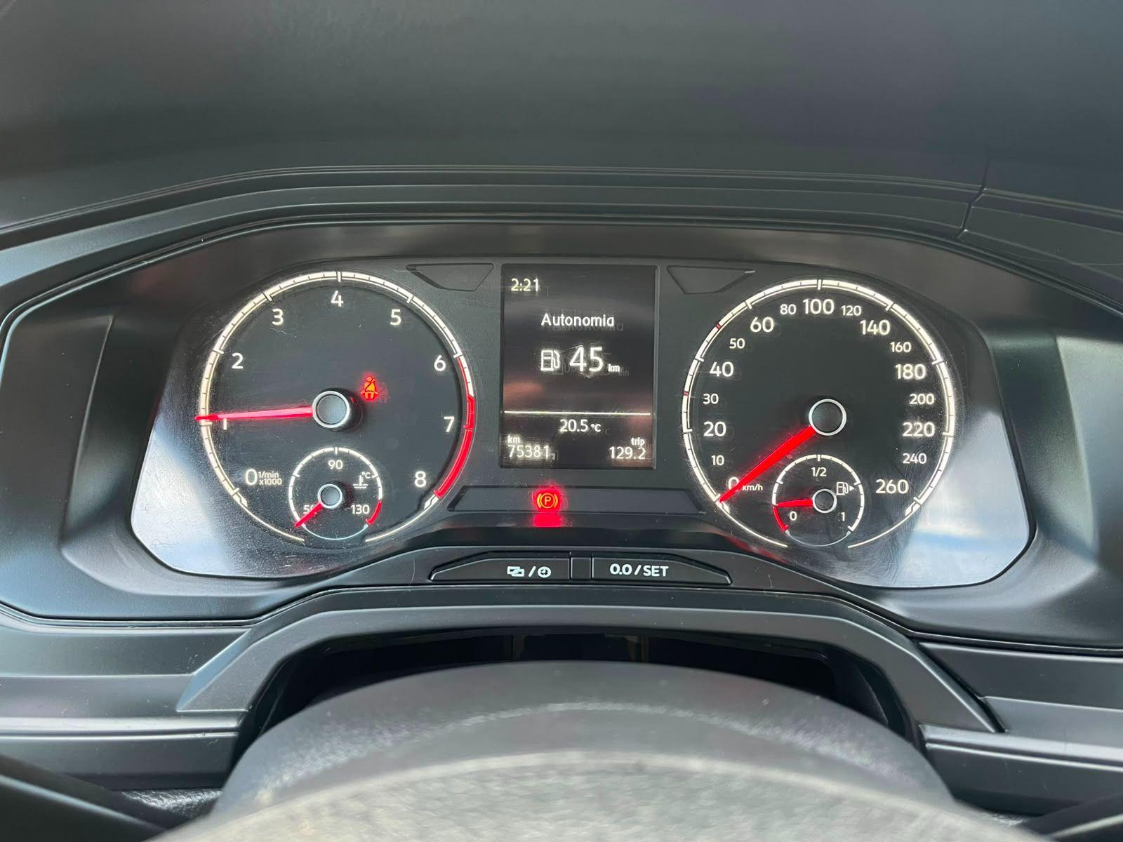 VOLKSWAGEN Polo Hatch - Foto