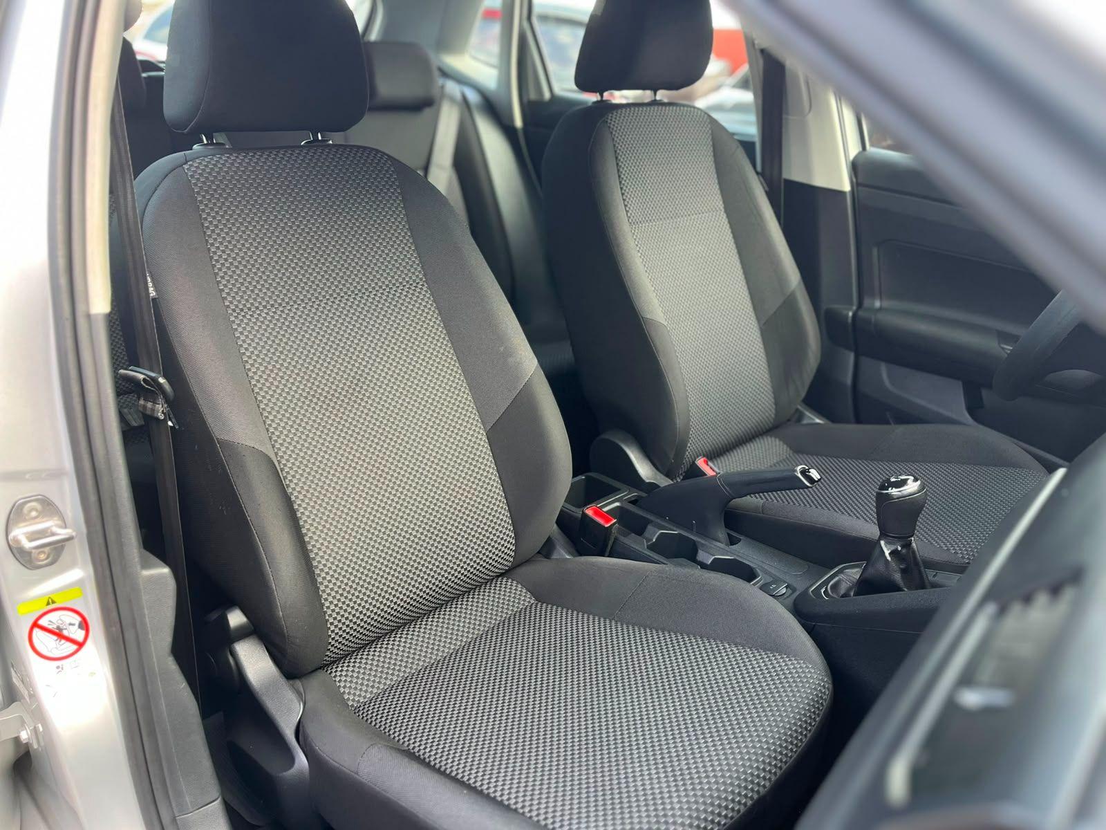 VOLKSWAGEN Polo Hatch - Foto