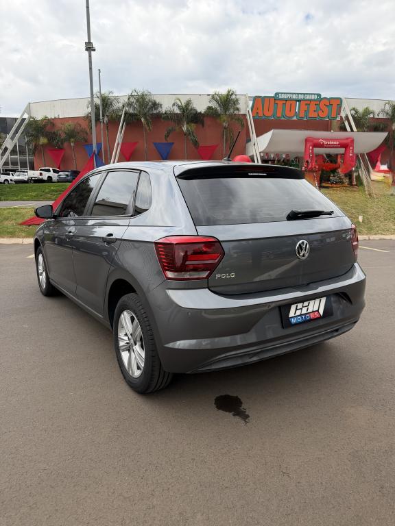 VOLKSWAGEN Polo Hatch - Foto