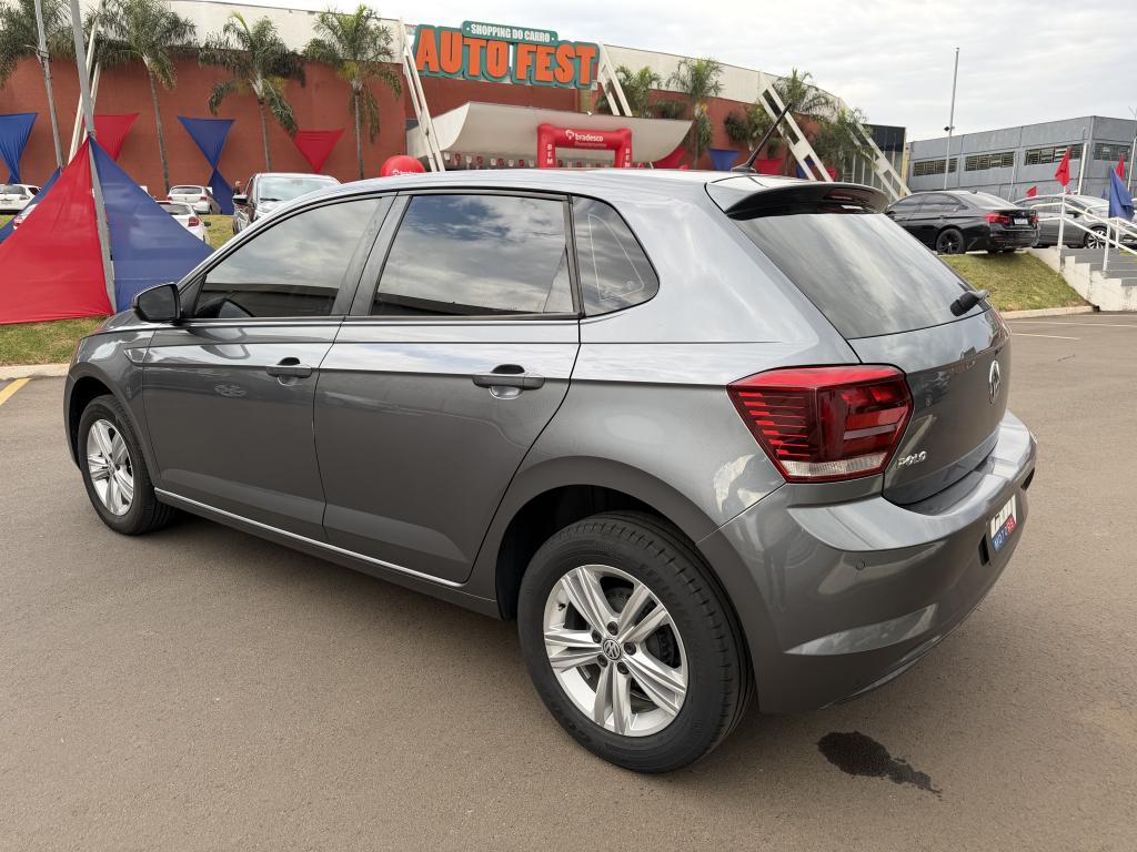 VOLKSWAGEN Polo Hatch - Foto