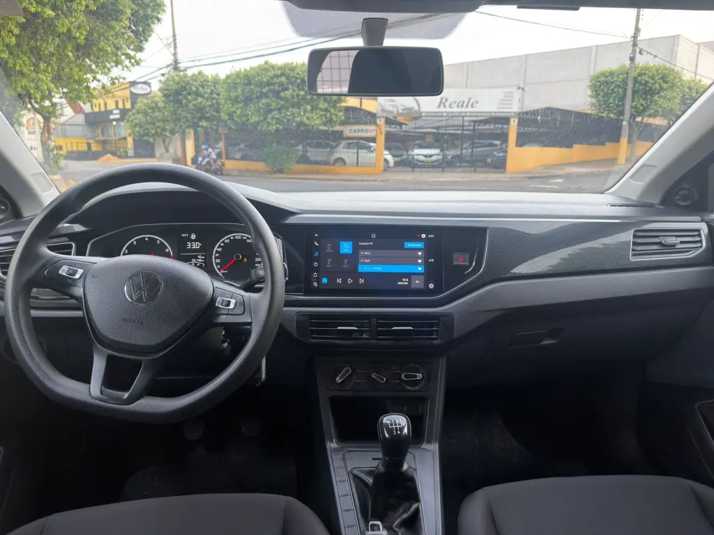 VOLKSWAGEN Polo Hatch - Foto