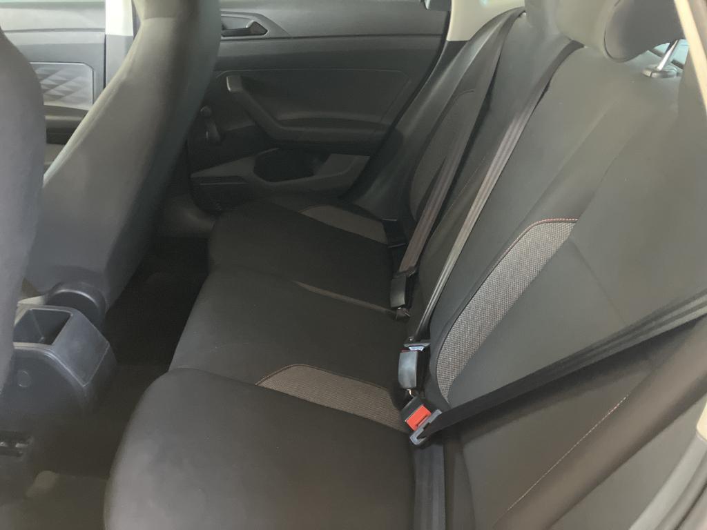 VOLKSWAGEN Polo Hatch - Foto